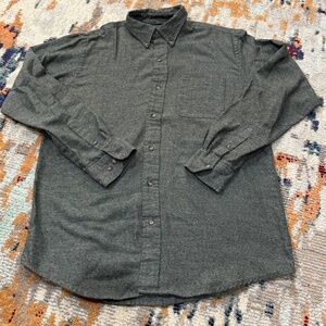 Arrow flannel like long sleeve sz Medium Men's button up dress shirt dark green